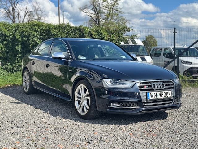 AUDI S4 — widok samochodu