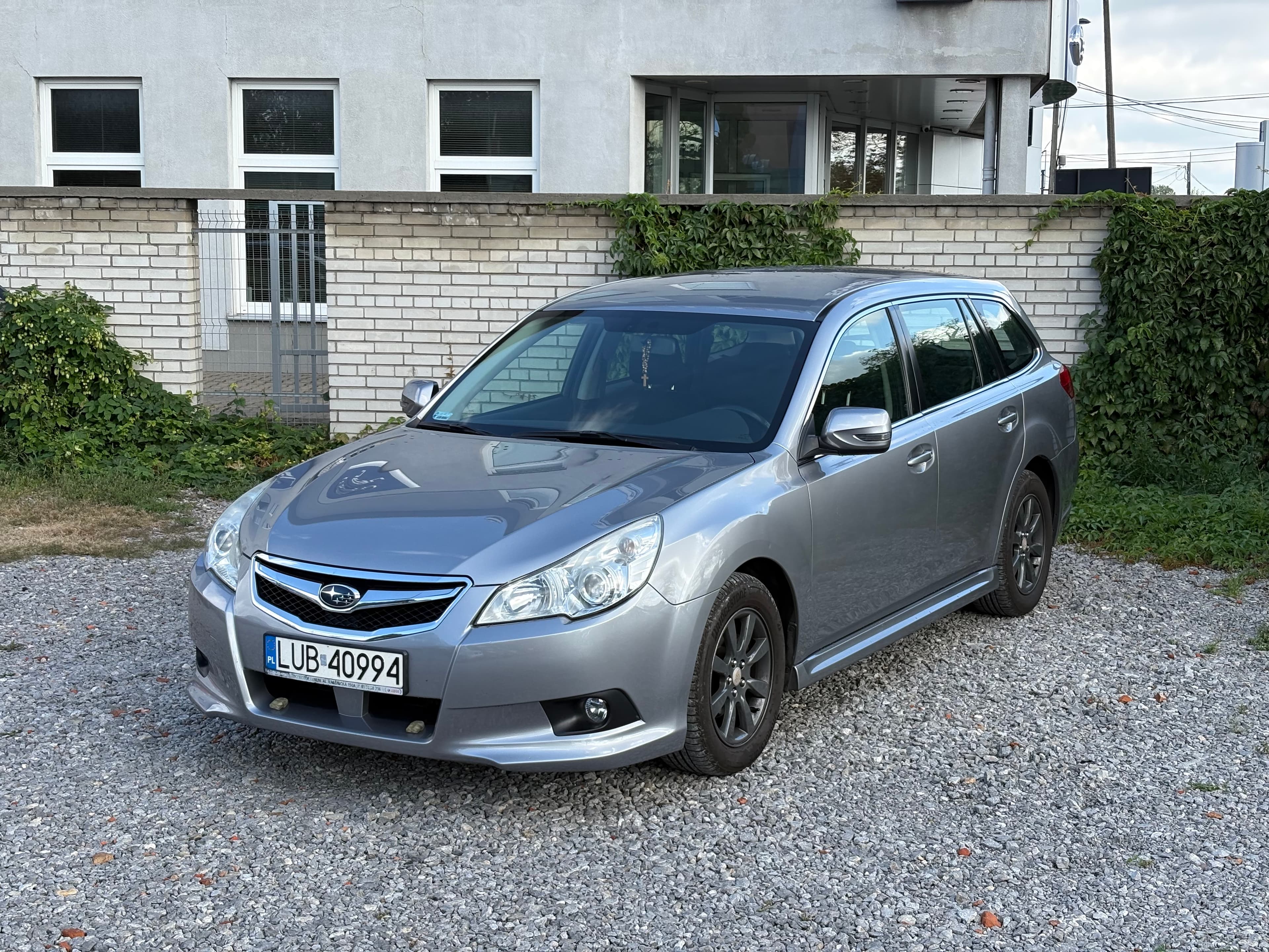 SUBARU Legacy — widok samochodu