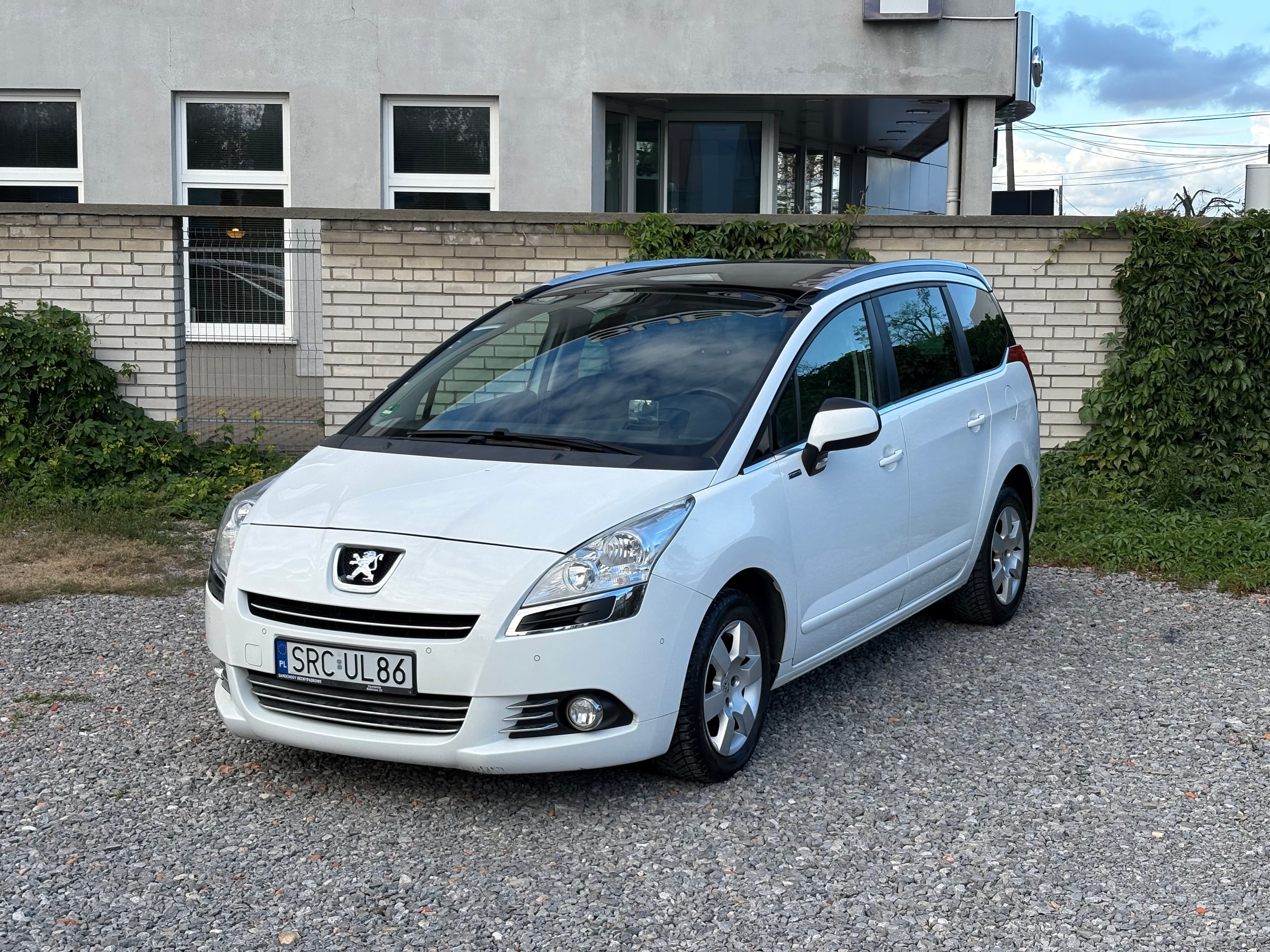 PEUGEOT 5008 — widok samochodu