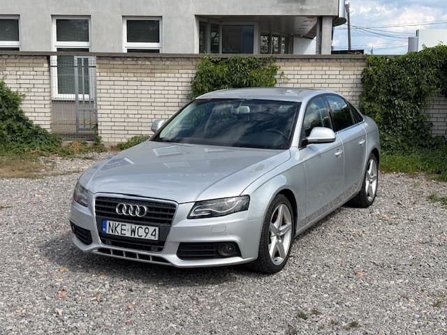 AUDI A4 — widok samochodu