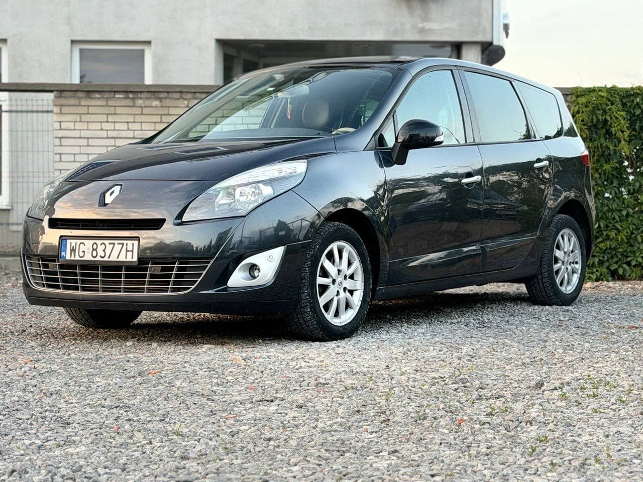 Renault Scenic — widok samochodu