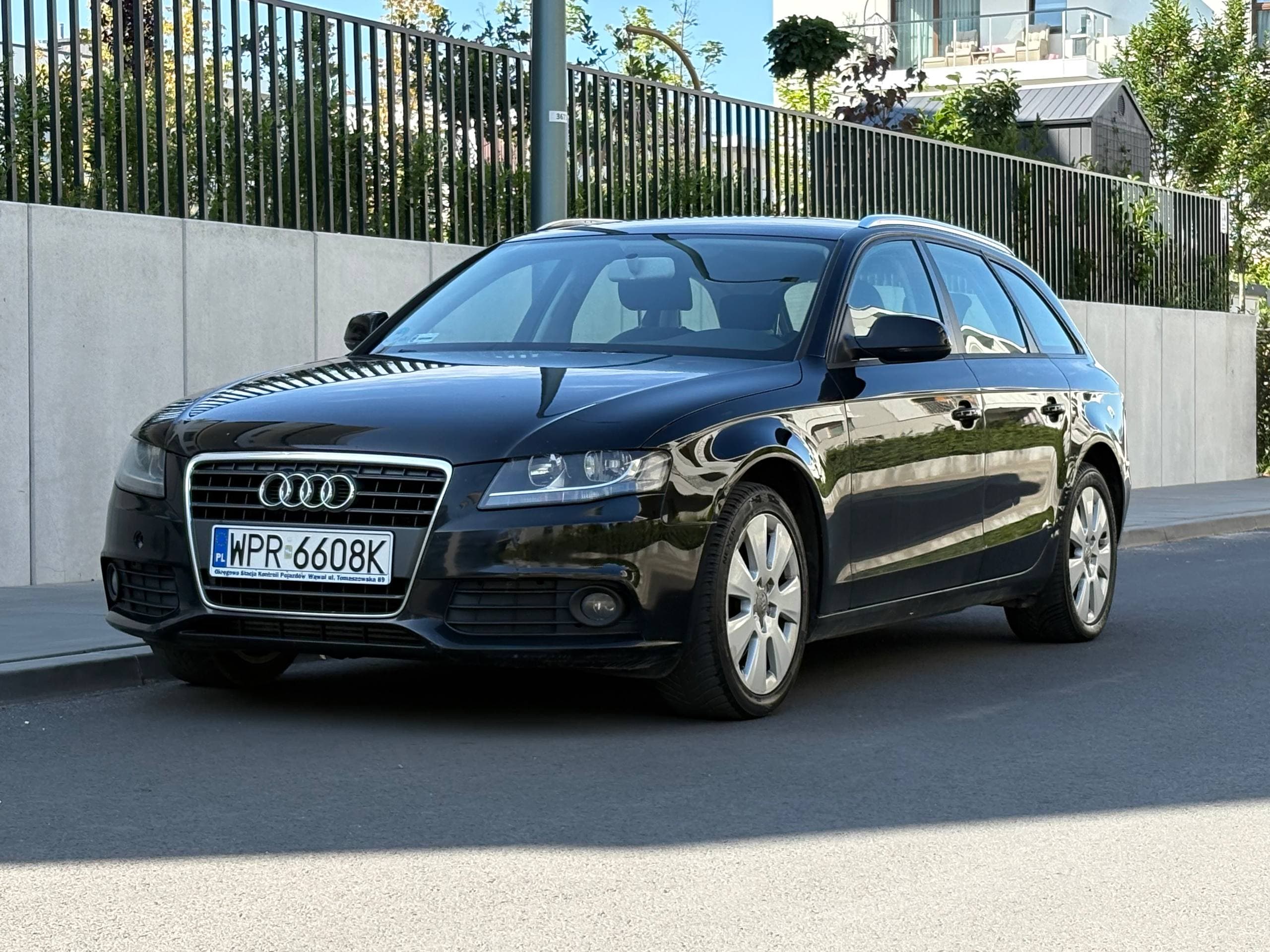 Audi A4 B8 Avant — widok samochodu