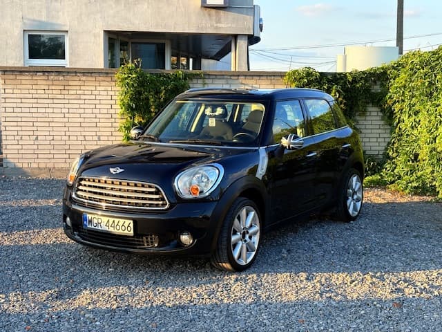 MINI COOPER COUNTRYMAN — widok samochodu