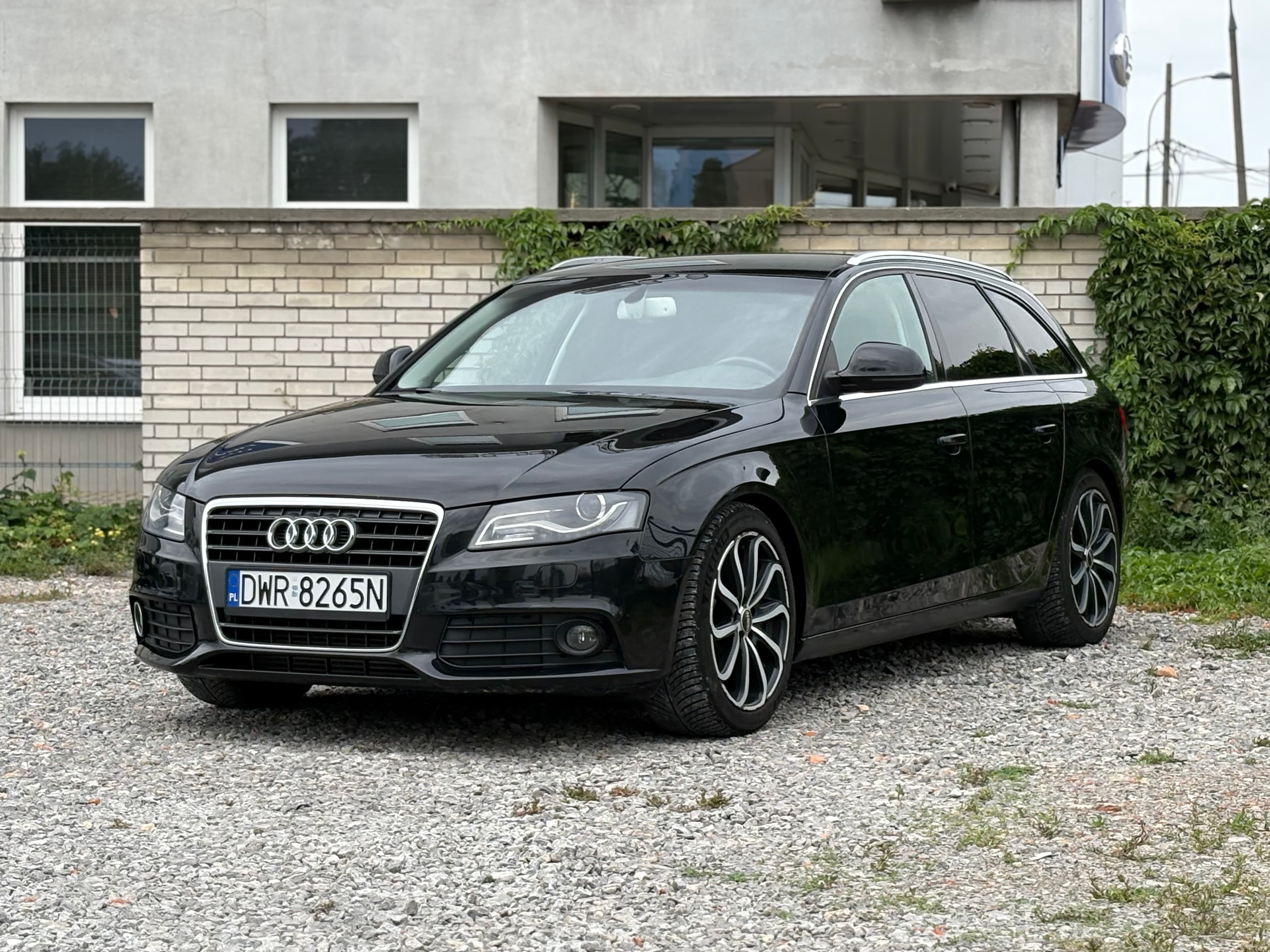 AUDI A4 — widok samochodu